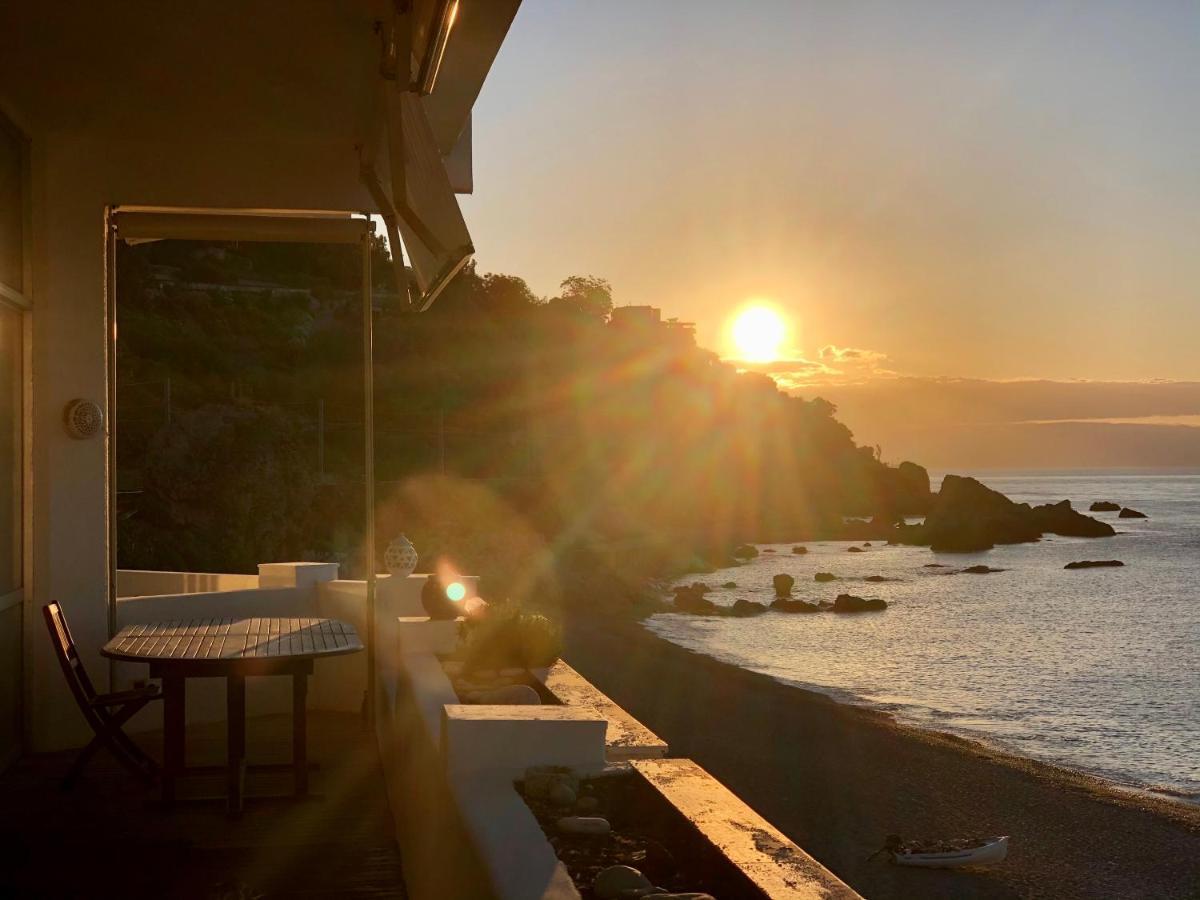 Taormina SeaSuite Fondaco Parrino Santa Margherita-Sant'Alessio Siculo Exterior foto
