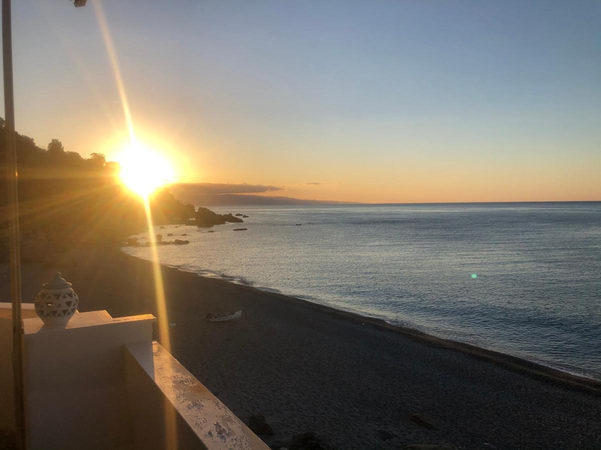 Taormina SeaSuite Fondaco Parrino Santa Margherita-Sant'Alessio Siculo Exterior foto